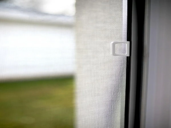 Sieťky na  OKNO - pevné - farby RAL 4