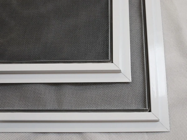 Sieťky na  OKNO - pevné - farby RAL 5