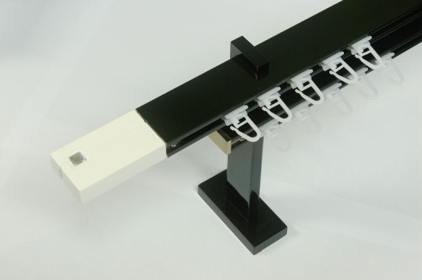 Garniže SQUARE LINE čierna - dvojradové - KRYSTAL biela