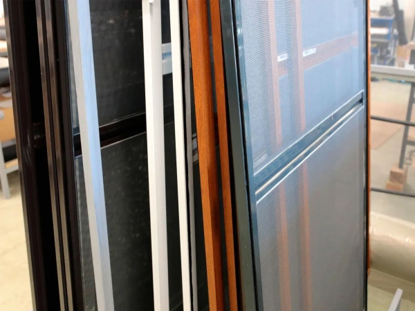 Sieťky na DVERE  - pántové - farby RAL 7