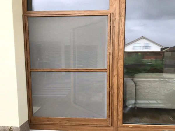 Sieťky na DVERE  - pántové v ráme SMART - renolit 3