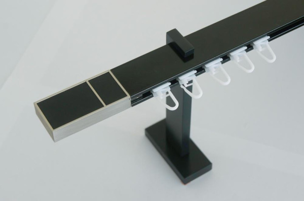 Garniže SQUARE LINE čierna - jednoradové - BOSS čierna koža