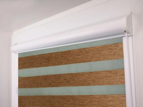 Roleta SWING LITE - deň a noc - látka MAURÍCIUS 3